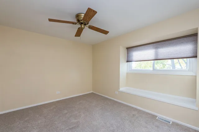 $189,900 | 2634 Woodview Court, Waukegan, IL 60087