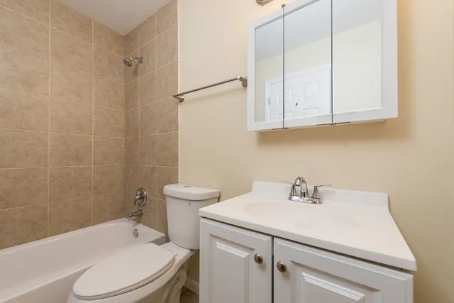 $189,900 | 2634 Woodview Court, Waukegan, IL 60087