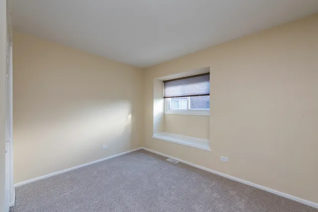 $189,900 | 2634 Woodview Court, Waukegan, IL 60087