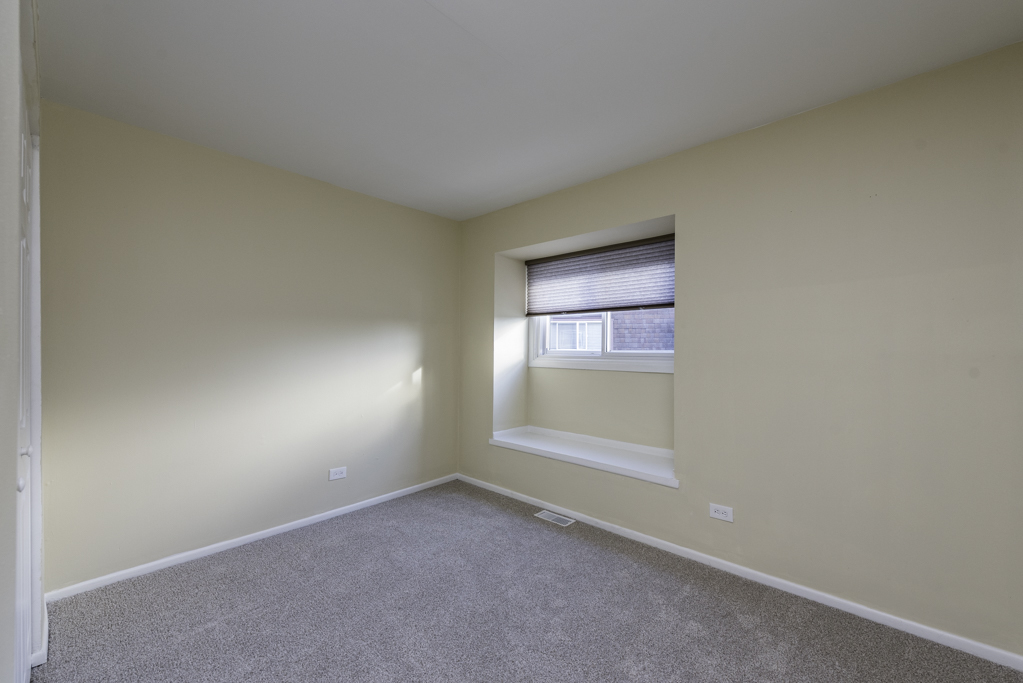 2634 Woodview Court Waukegan, IL 60087 - Photo 19 of 26