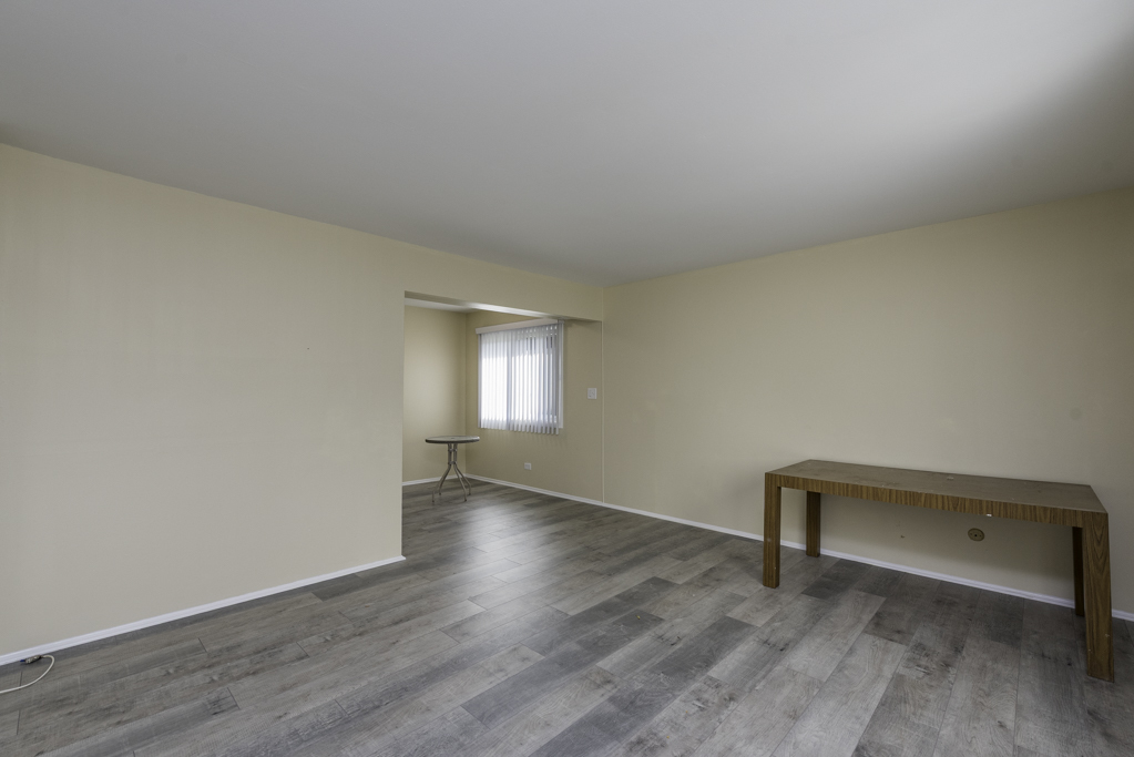 2634 Woodview Court Waukegan, IL 60087 - Photo 5 of 26