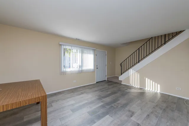 $189,900 | 2634 Woodview Court, Waukegan, IL 60087