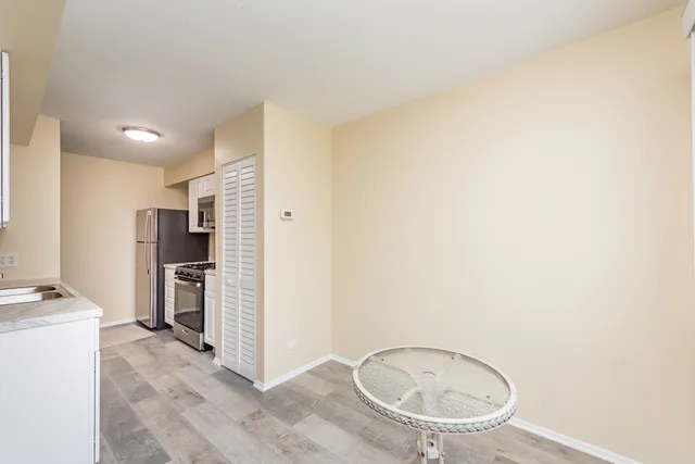 $189,900 | 2634 Woodview Court, Waukegan, IL 60087