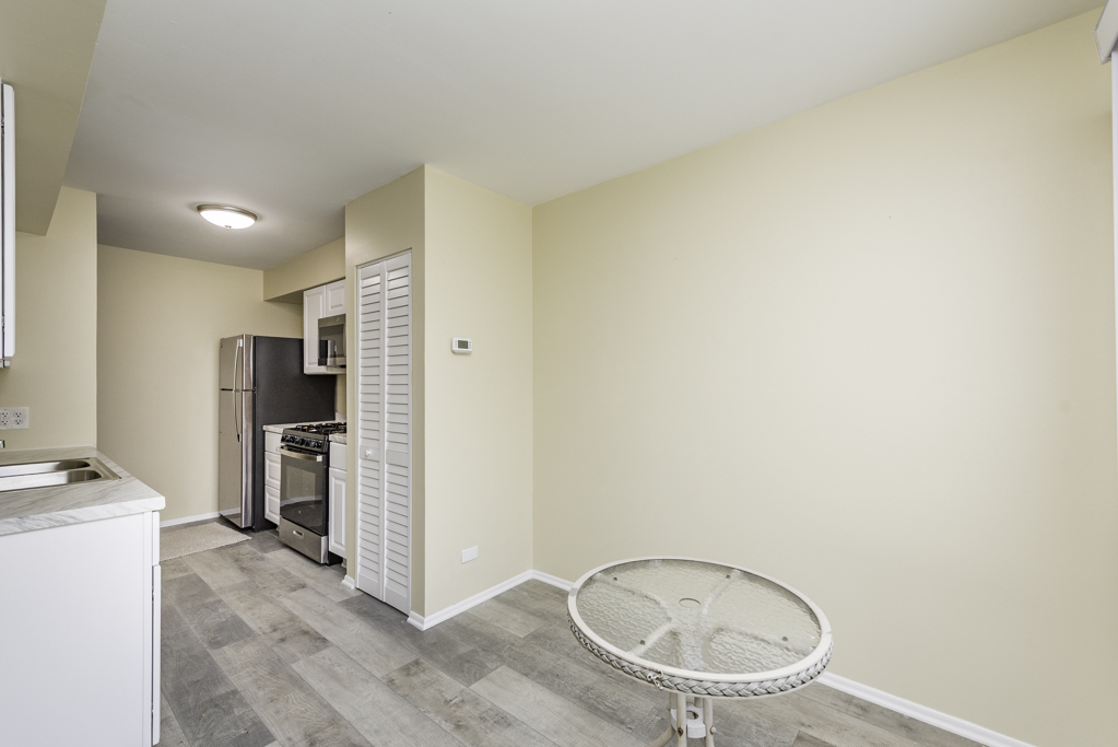 2634 Woodview Court Waukegan, IL 60087 - Photo 9 of 26