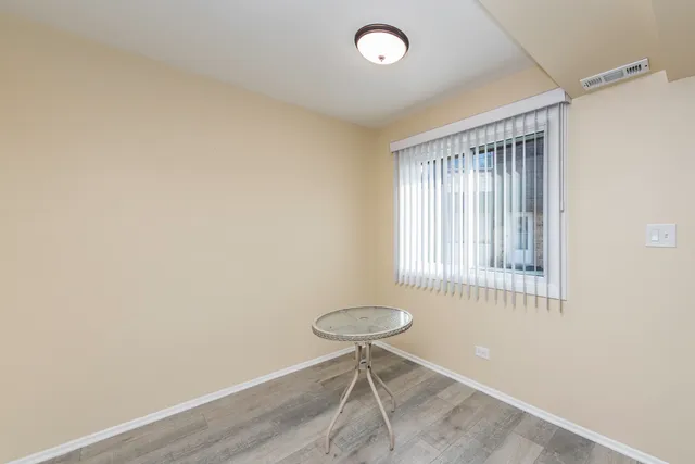 $189,900 | 2634 Woodview Court, Waukegan, IL 60087