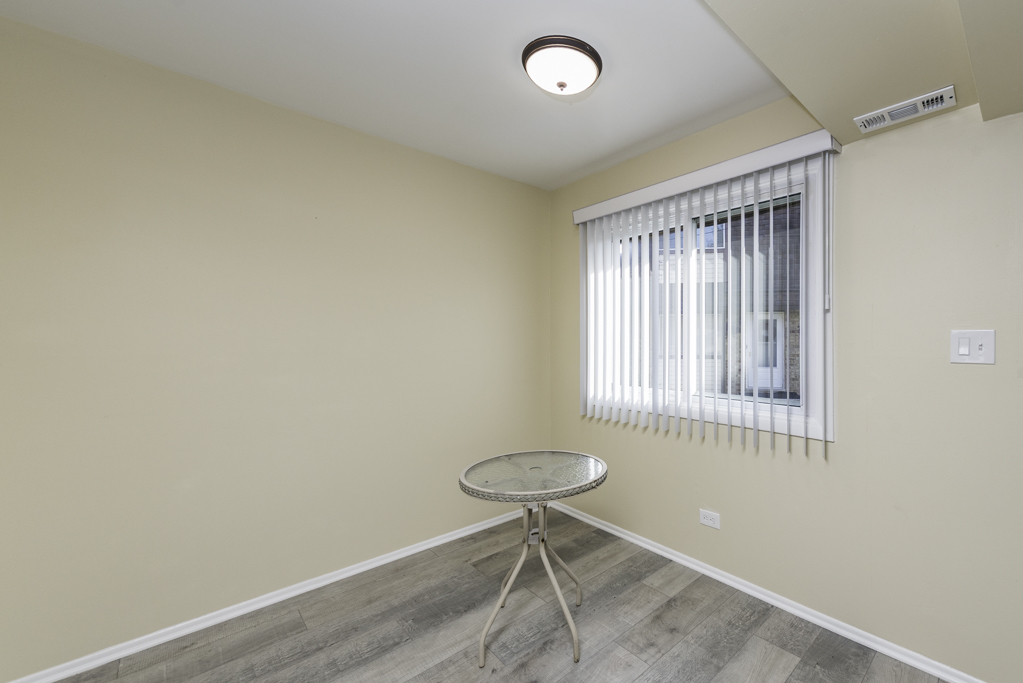 2634 Woodview Court Waukegan, IL 60087 - Photo 10 of 26