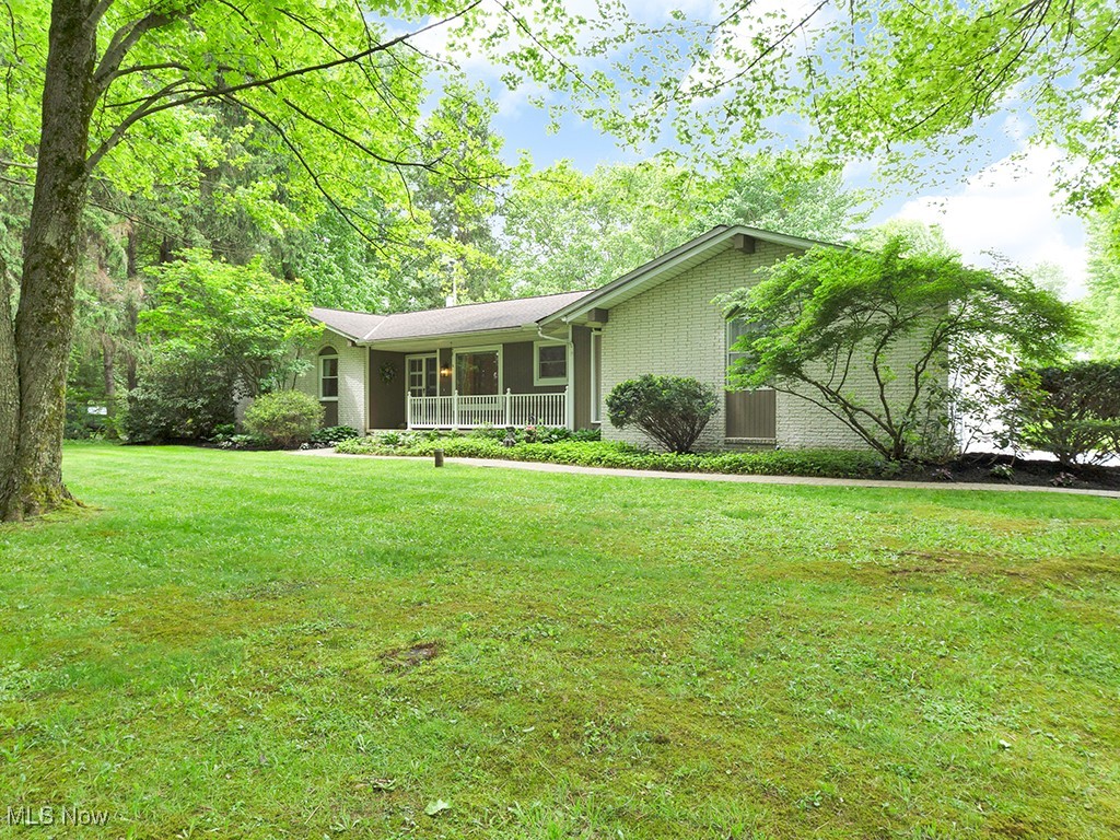 11050 Bell Road Newbury, OH 44065 - Photo 17 of 38 View of front of house and front yard