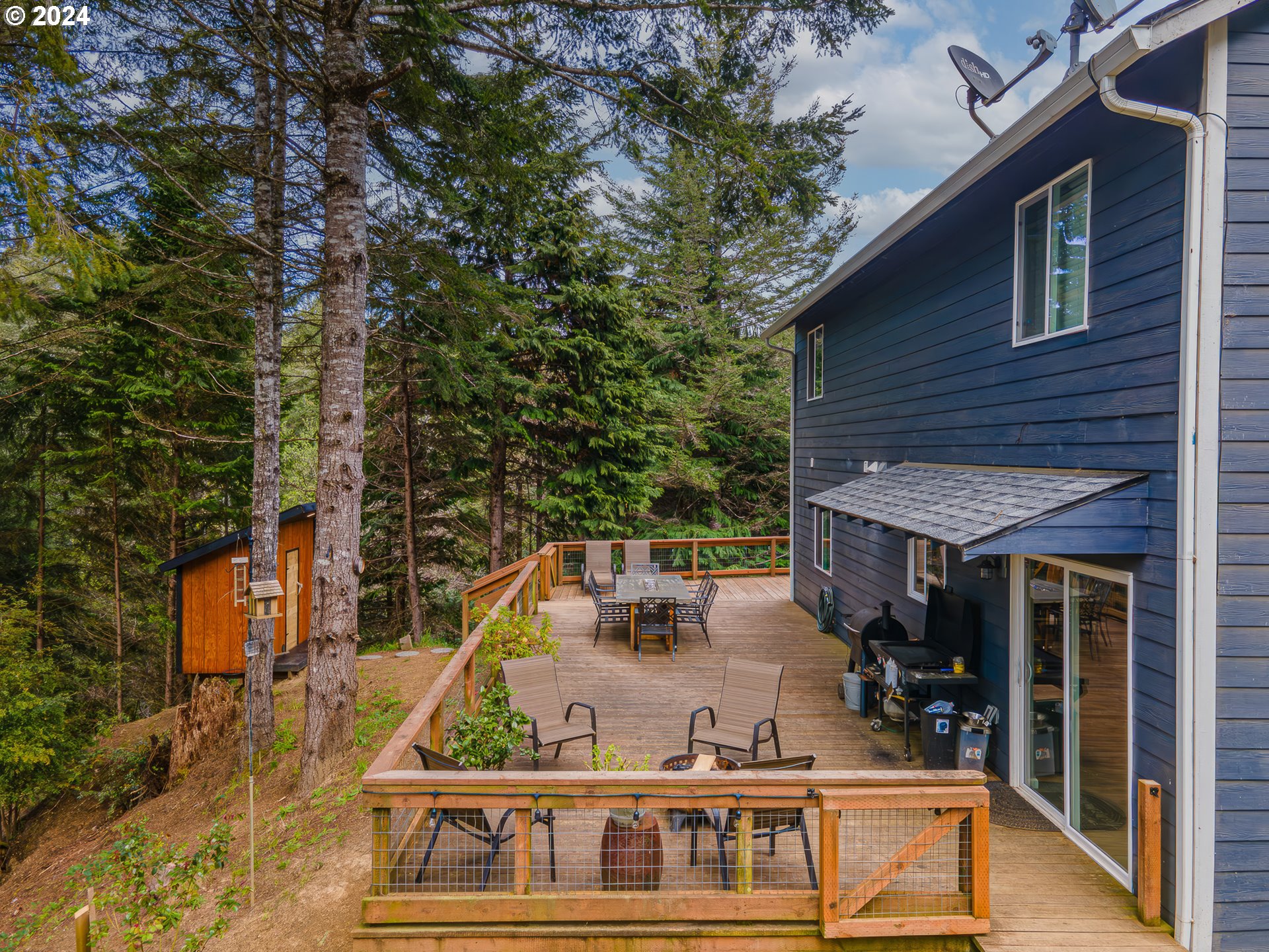 64419 Beaver Loop Road North Bend, OR 97459 - Photo 3 of 48 Gallery Image 3