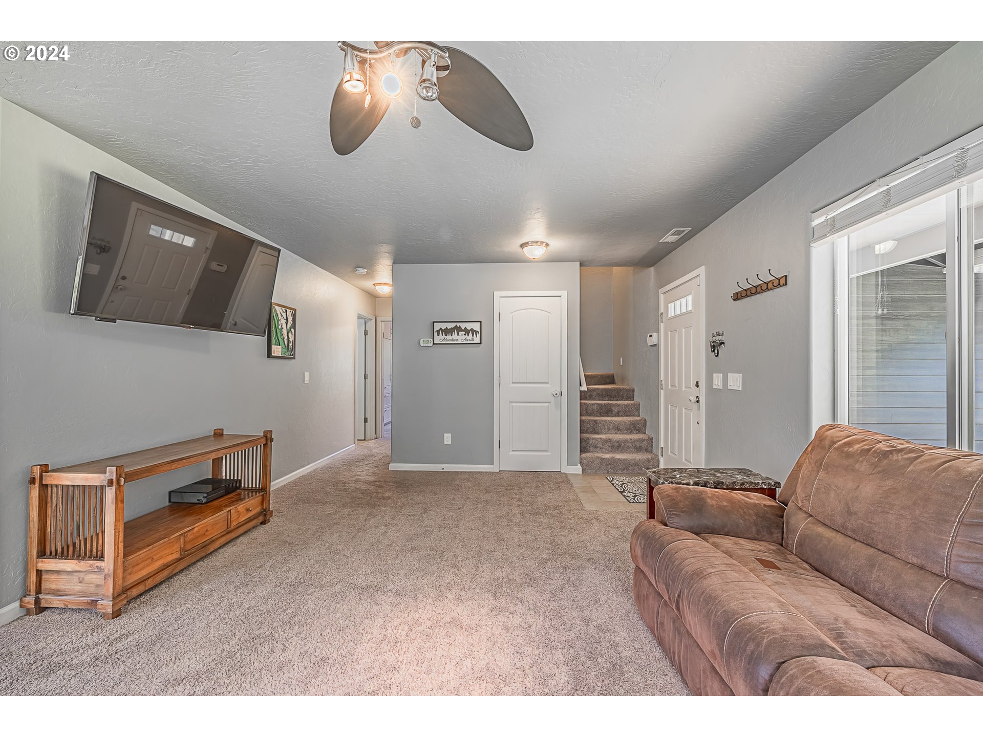 64419 Beaver Loop Road North Bend, OR 97459 - Photo 7 of 48 Gallery Image 7