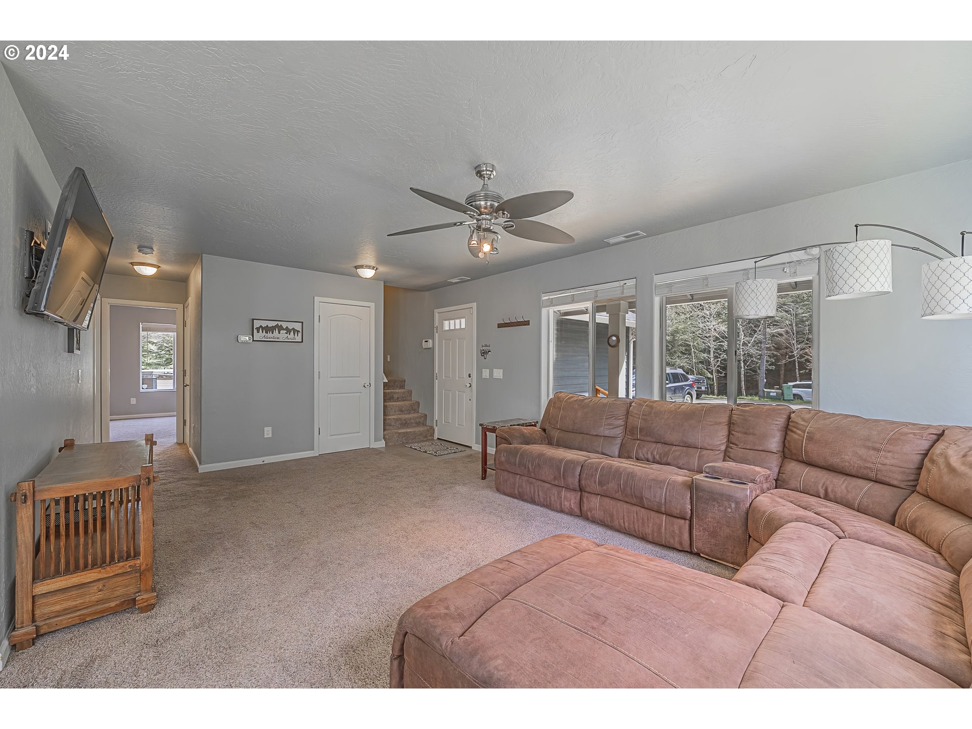 64419 Beaver Loop Road North Bend, OR 97459 - Photo 9 of 48 Gallery Image 9