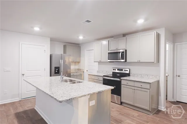 $2,600 | 393 Coconut Drive, Bloomingdale, GA 31302