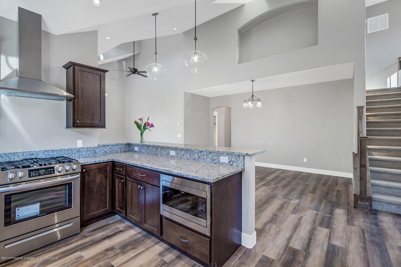 602 Saddleback Road Carbondale, CO 81623 - Photo 7 of 33 Dining area with skylights
