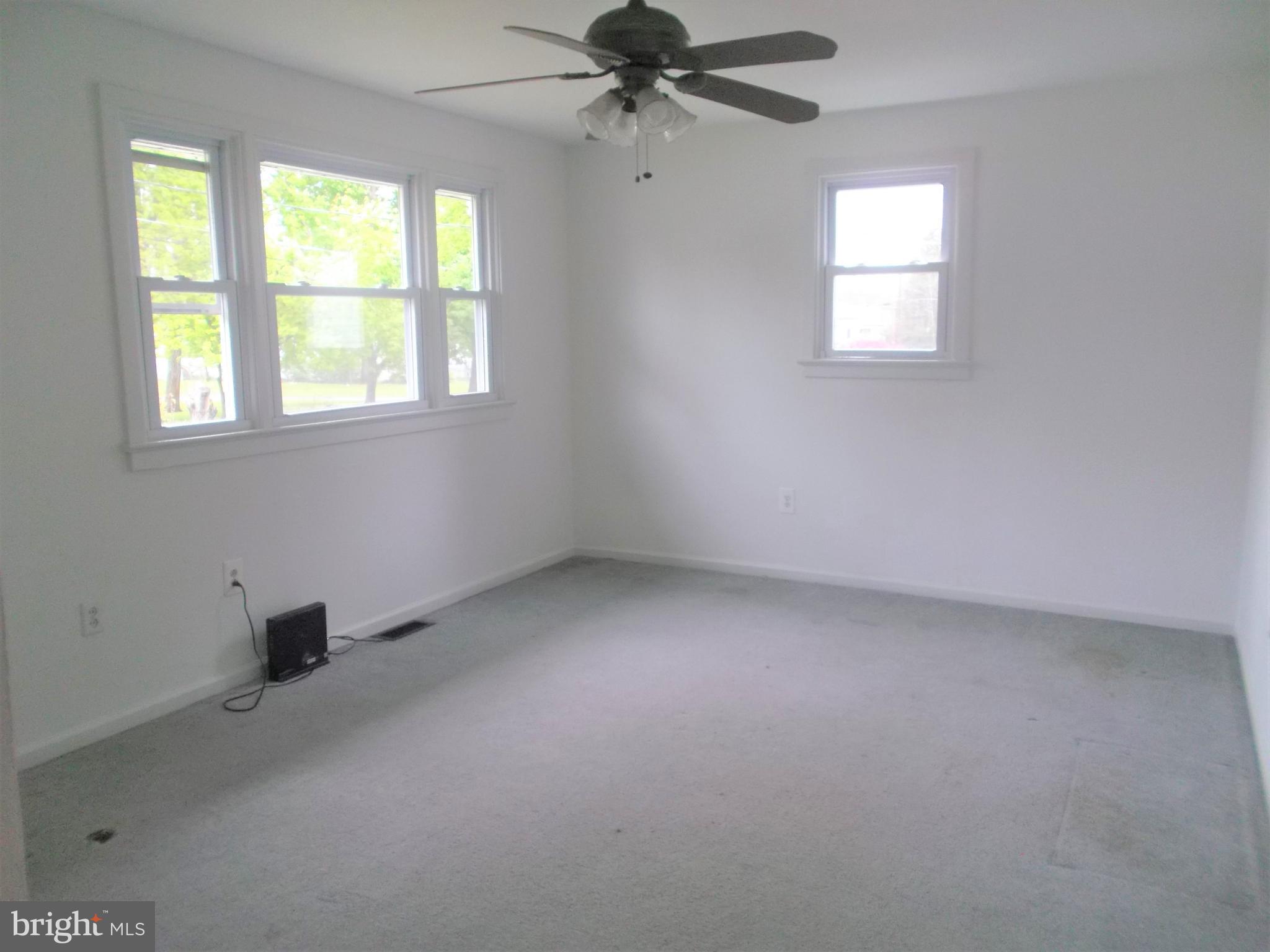 10 Rottau Avenue Pemberton, NJ 08068 - Photo 5 of 15 Living Room
