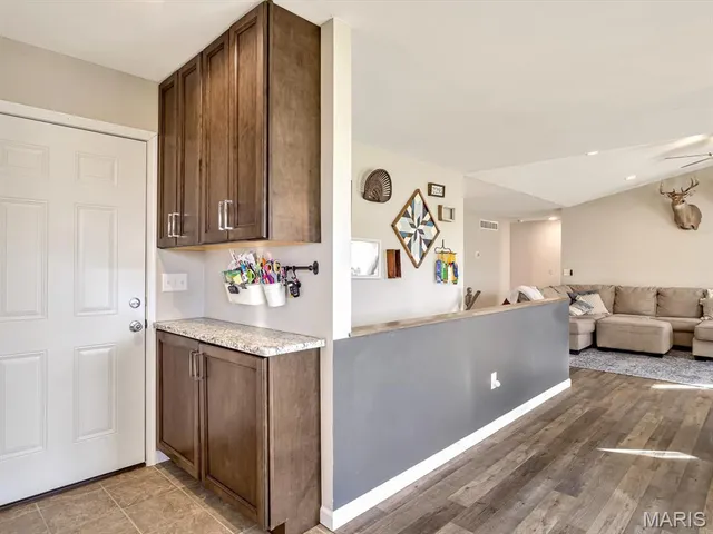 $310,000 | 510 Cliff View Place, Valmeyer, IL 62295