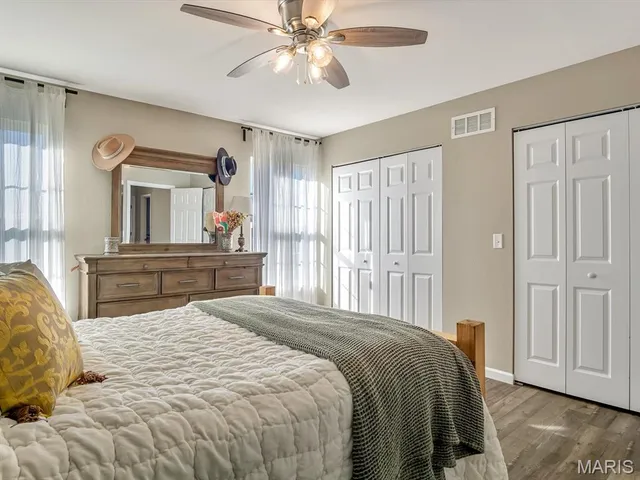 $310,000 | 510 Cliff View Place, Valmeyer, IL 62295