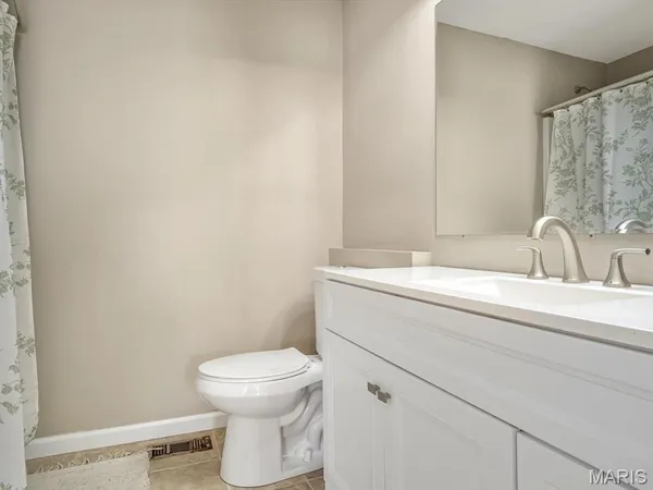 $305,000 | 510 Cliff View Place, Valmeyer, IL 62295