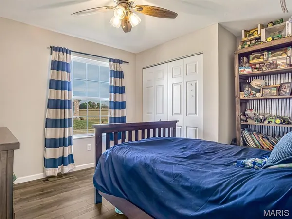 $305,000 | 510 Cliff View Place, Valmeyer, IL 62295