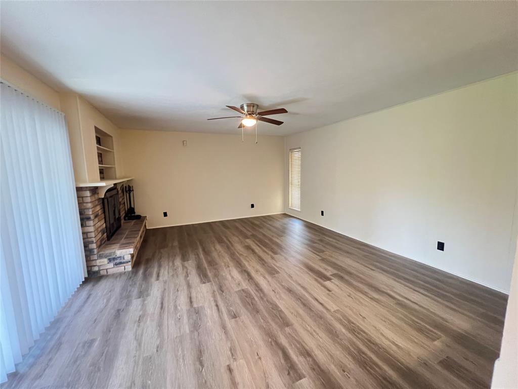 2107 Victoria Road Carrollton, TX 75007 - Photo 10 of 39