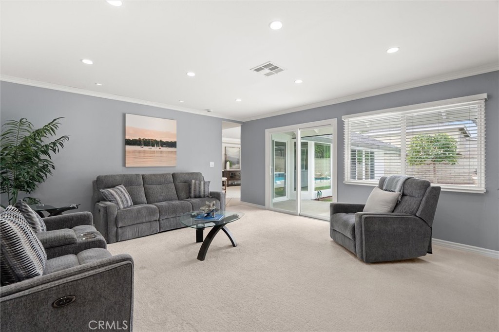 2904 Clubhouse Road Costa Mesa, CA 92626 - Photo 8 of 19