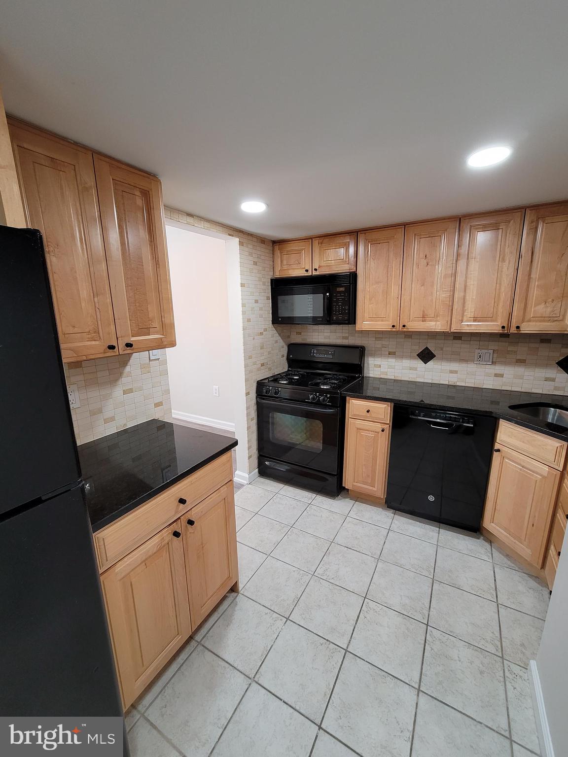 1411 Northgate Square, Unit 11B Reston, VA 20190 - Photo 12 of 15 Gallery Image 12