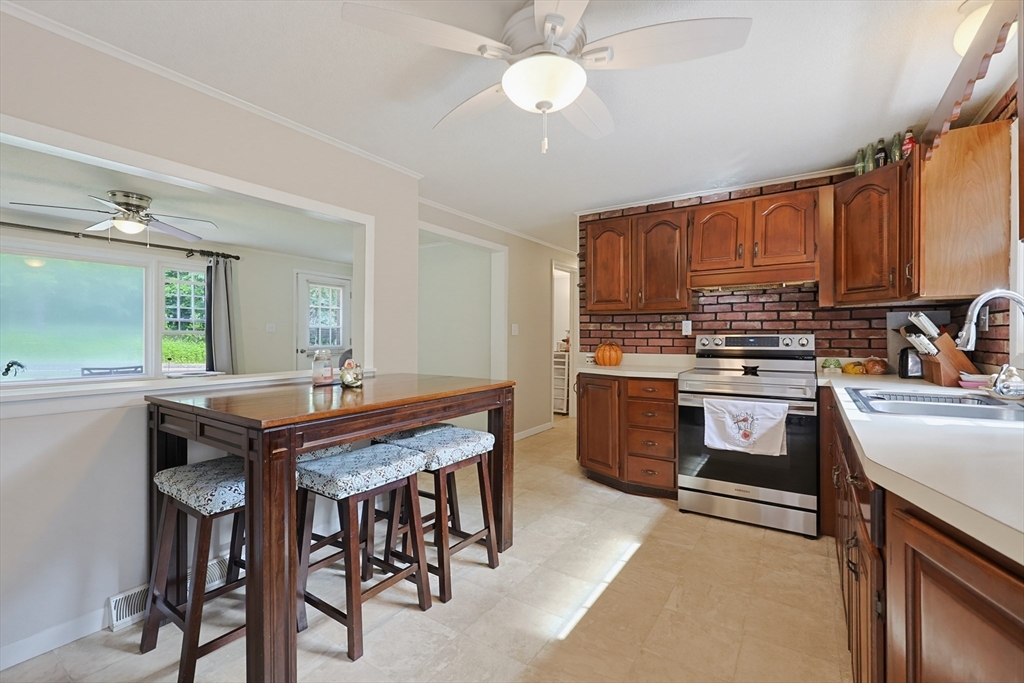 6 Woodland Road Wales, MA 01081 - Photo 9 of 19