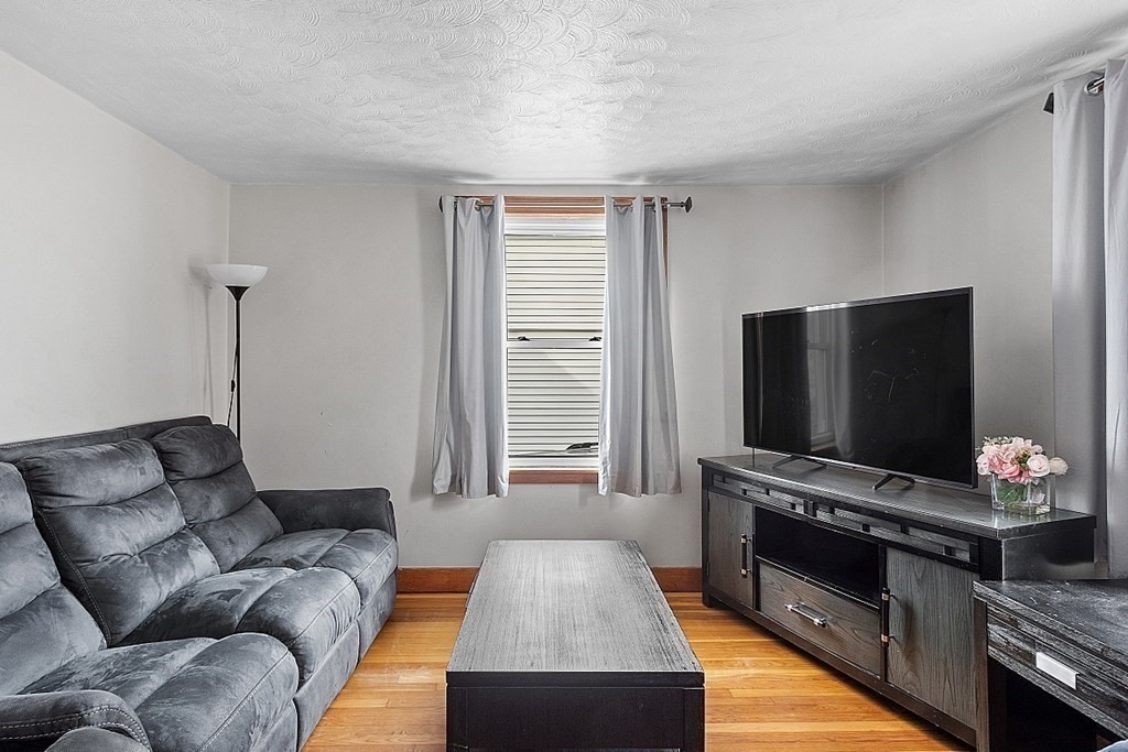 12 Valmor Street Worcester, MA 01604 - Photo 3 of 28 Gallery Image 3