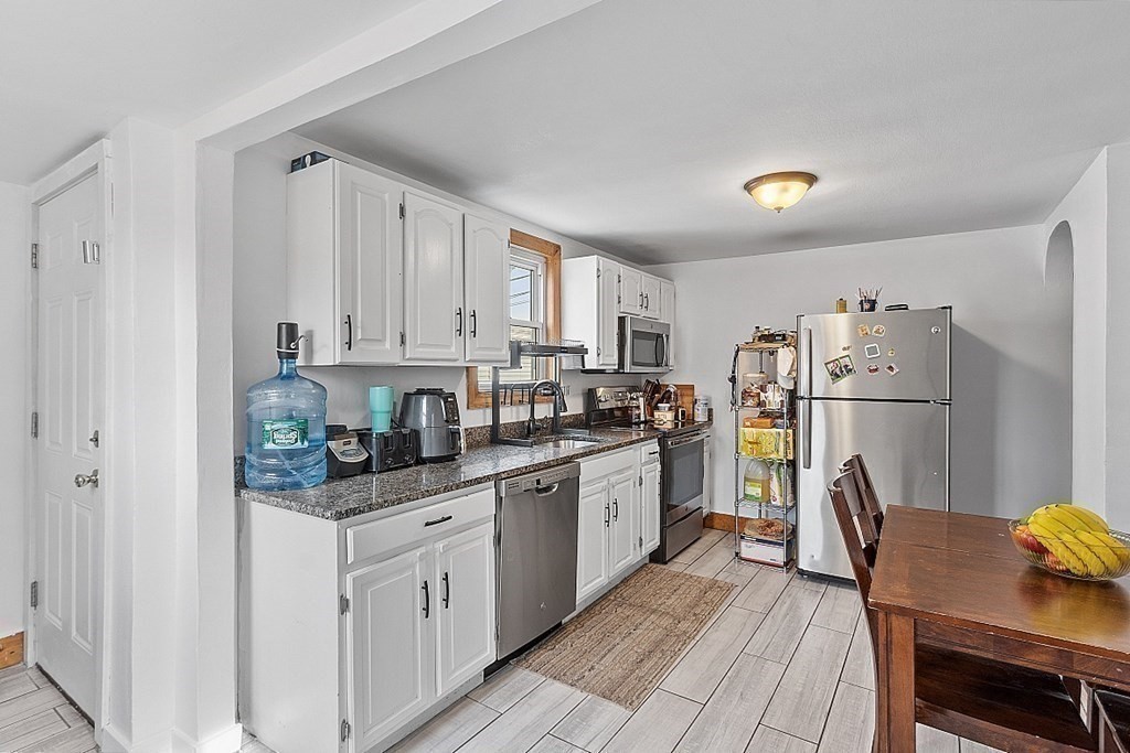 12 Valmor Street Worcester, MA 01604 - Photo 6 of 28 Gallery Image 6
