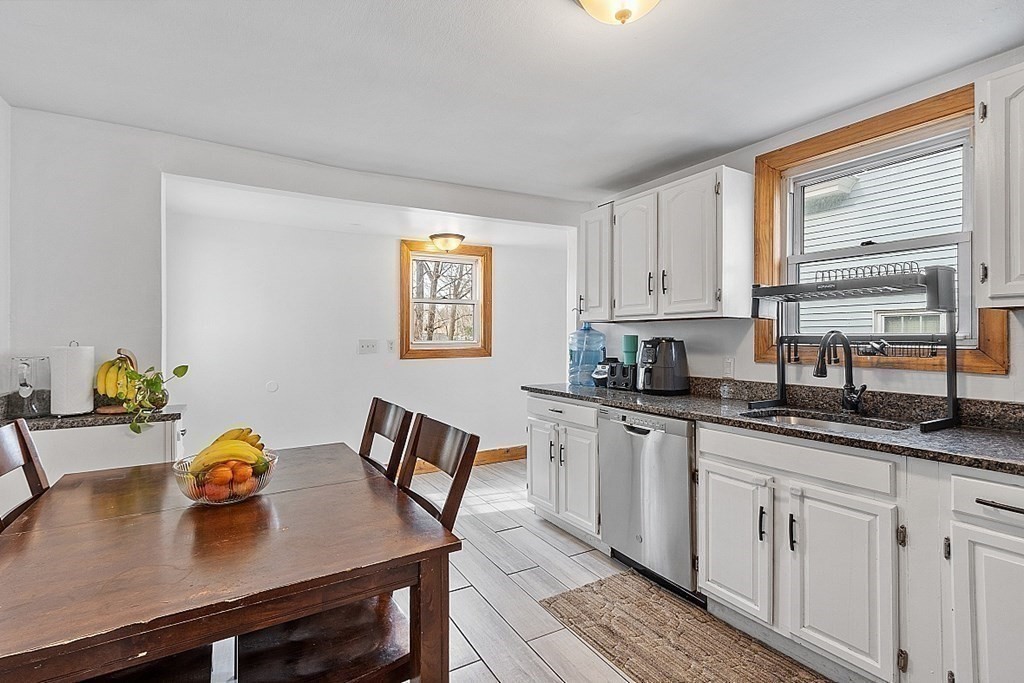 12 Valmor Street Worcester, MA 01604 - Photo 10 of 28 Gallery Image 10