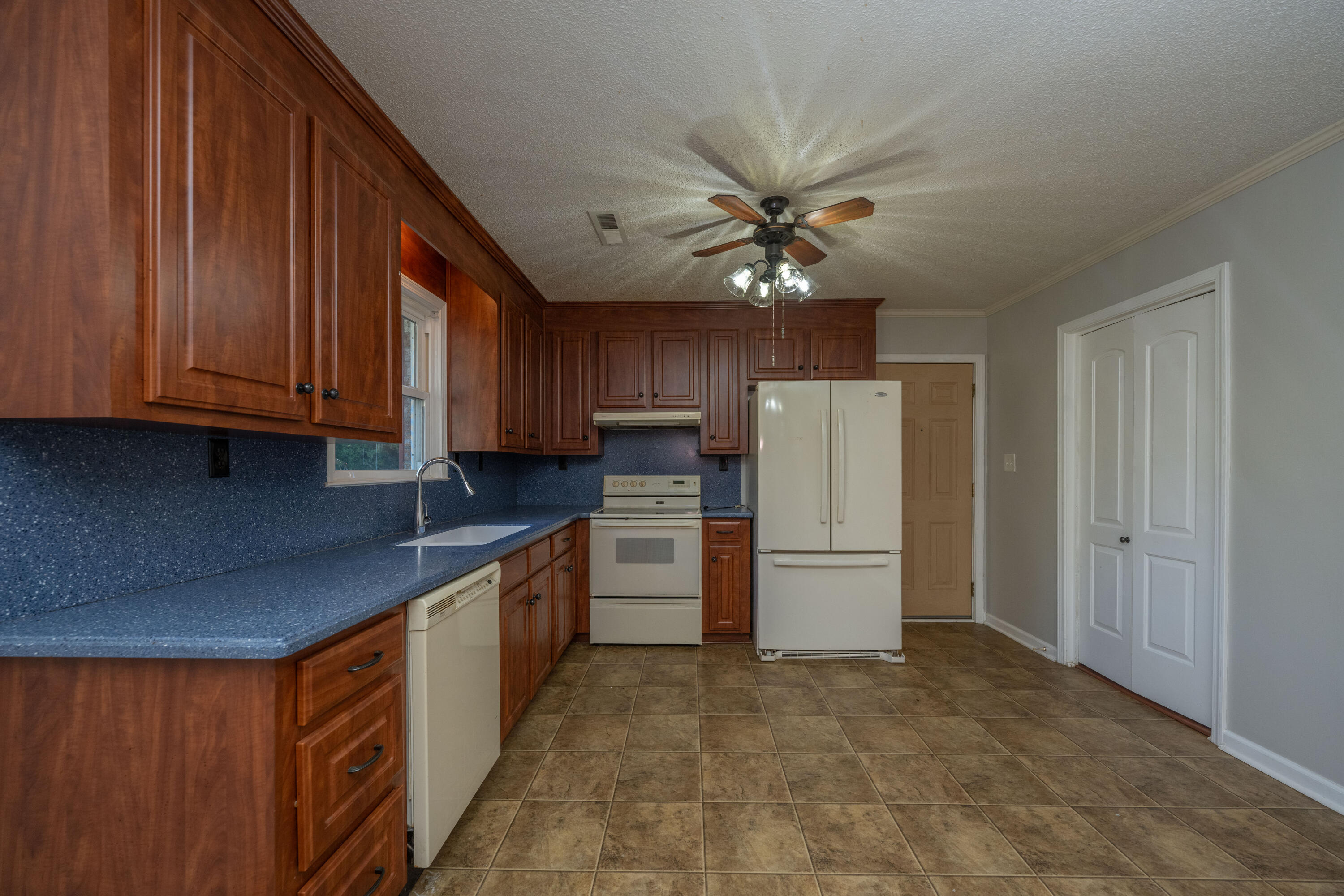 267 Sedgewick Road Summerville, SC 29483 - Photo 22 of 49 323Sedgefield026