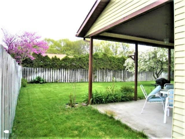 3268 Rockland Road Muskegon, MI 49441 - Photo 6 of 28 Backyard Side