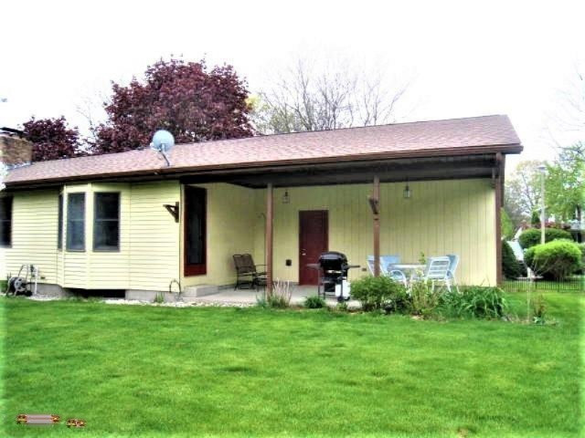 3268 Rockland Road Muskegon, MI 49441 - Photo 7 of 28 Backyard Patio