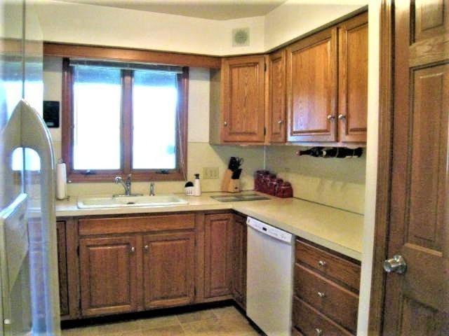 3268 Rockland Road Muskegon, MI 49441 - Photo 9 of 28 Kitchen