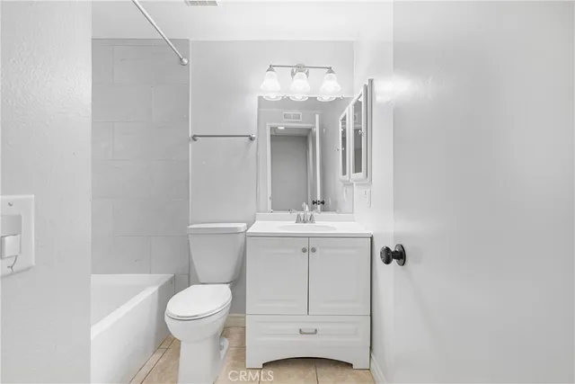 $1,139,000 | 32 Goldenbush, Irvine, CA 92604