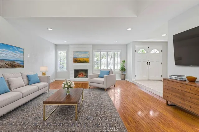 $1,139,000 | 32 Goldenbush, Irvine, CA 92604