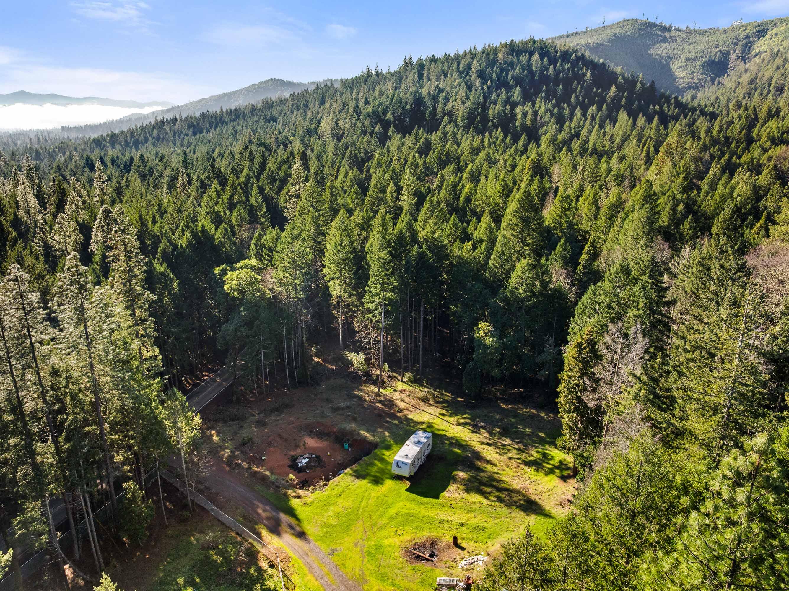 1492 Crooks Creek Road Selma, OR 97538 - Photo 33 of 38 DRONE (3 of 4)