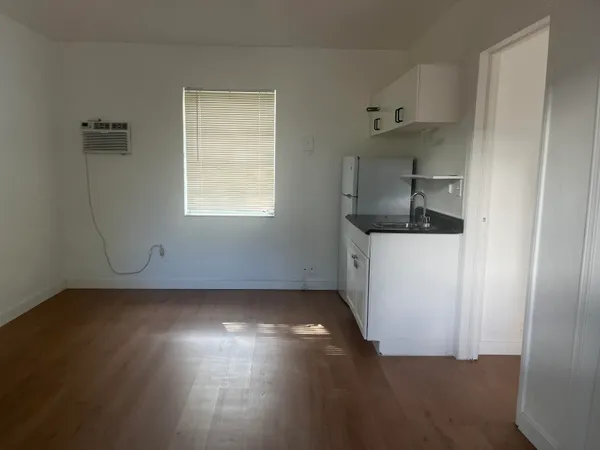 $1,195 | 505 North 20th Avenue, Unit 1, Hollywood, FL 33020