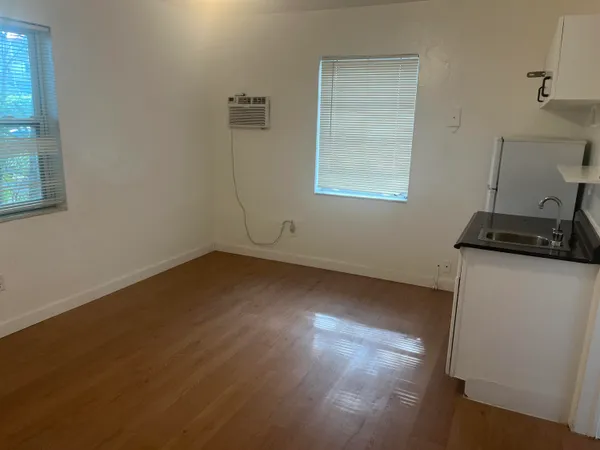 $1,195 | 505 North 20th Avenue, Unit 1, Hollywood, FL 33020