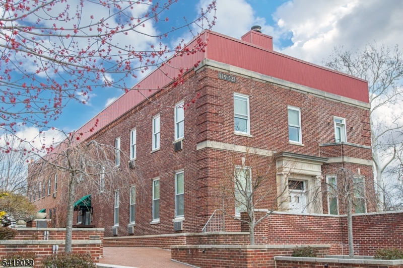 523 Trinity Place Westfield, NJ 07090 - Photo 32 of 33 a front view of a building