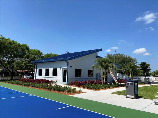 $3,100 | 581 Northwest 185th Street, Miami Gardens, FL 33169