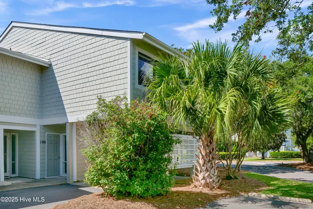 $1,190,000 | 100 Driftwood Court, Wrightsville Beach, NC 28480