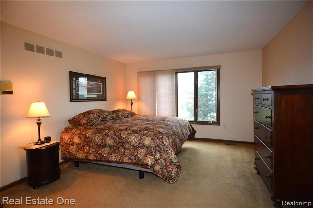 22032 Meridian Lane Novi, MI 48375 - Photo 16 of 33