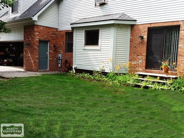 70900 Carnegie Lane Romeo, MI 48065 - Photo 5 of 82 31296348-4.JPG