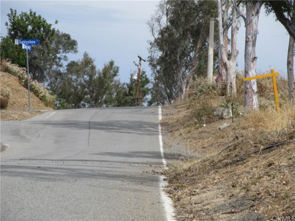 1 A Skyline Drive Riverside, CA 92501 - Photo 3 of 4 Gallery Image 3
