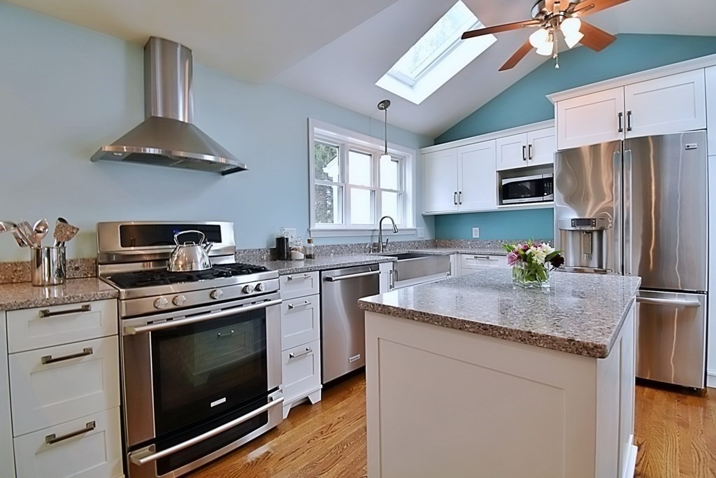 28 Stratton Road Hudson, MA 01749 - Photo 4 of 42 Gallery Image 4