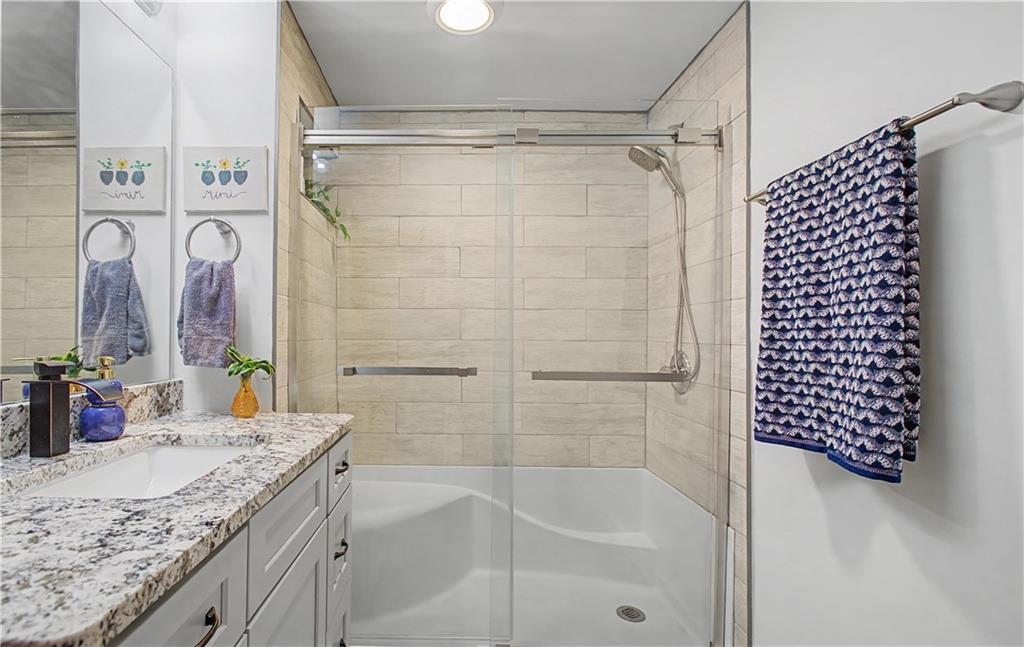 6442 Ford Road Flowery Branch, GA 30542 - Photo 14 of 27