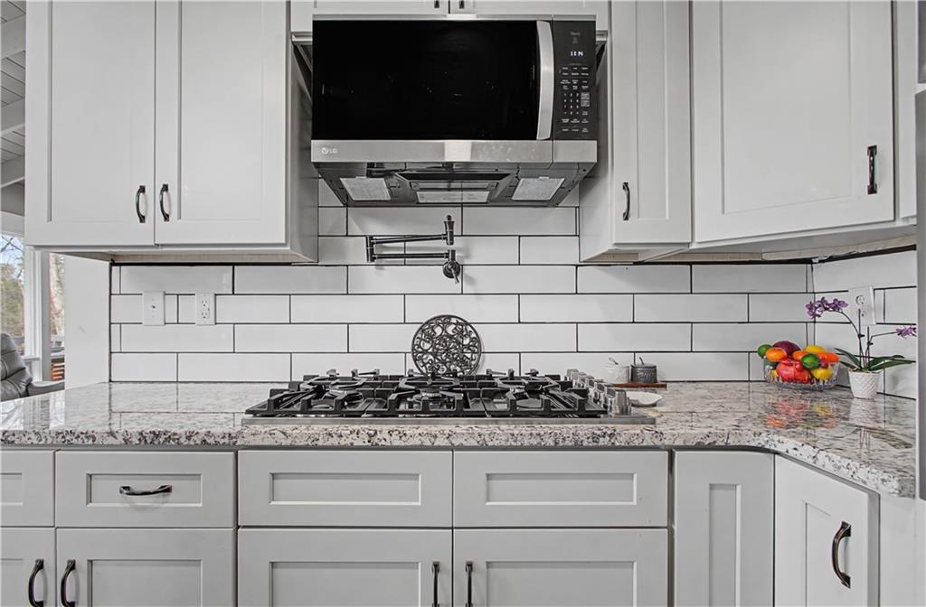 6442 Ford Road Flowery Branch, GA 30542 - Photo 4 of 27