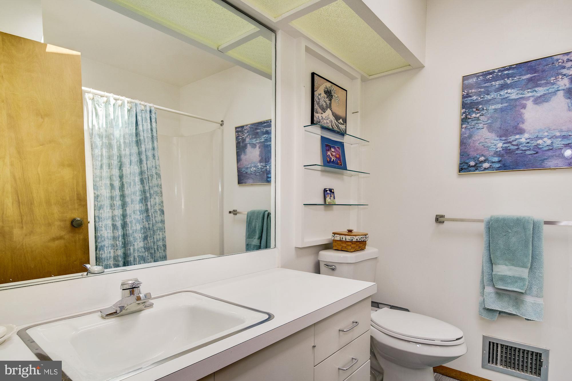 24300 Hanson Road Gaithersburg, MD 20882 - Photo 18 of 29 Gallery Image 18