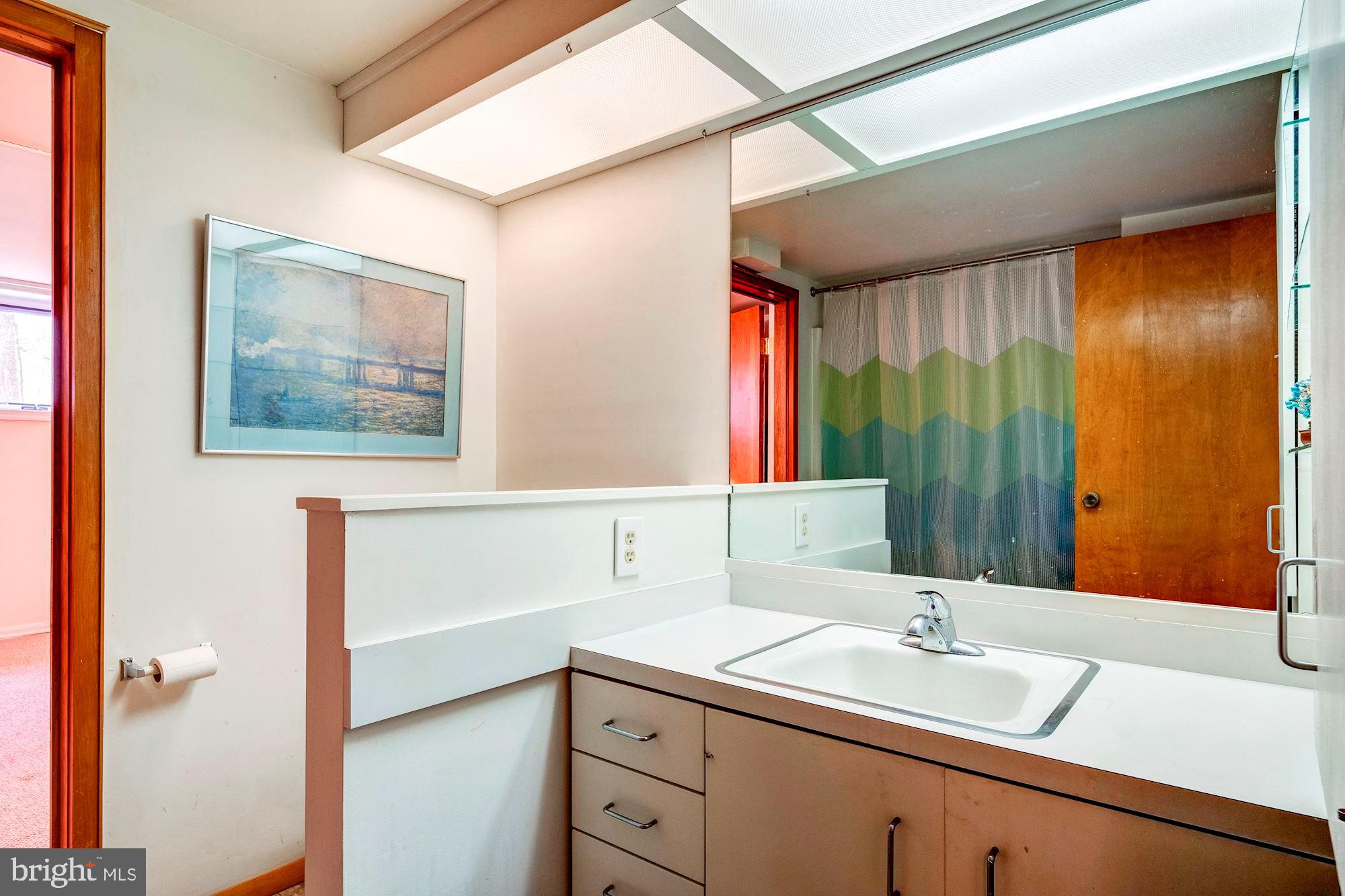 24300 Hanson Road Gaithersburg, MD 20882 - Photo 23 of 29 Lower level bathroom