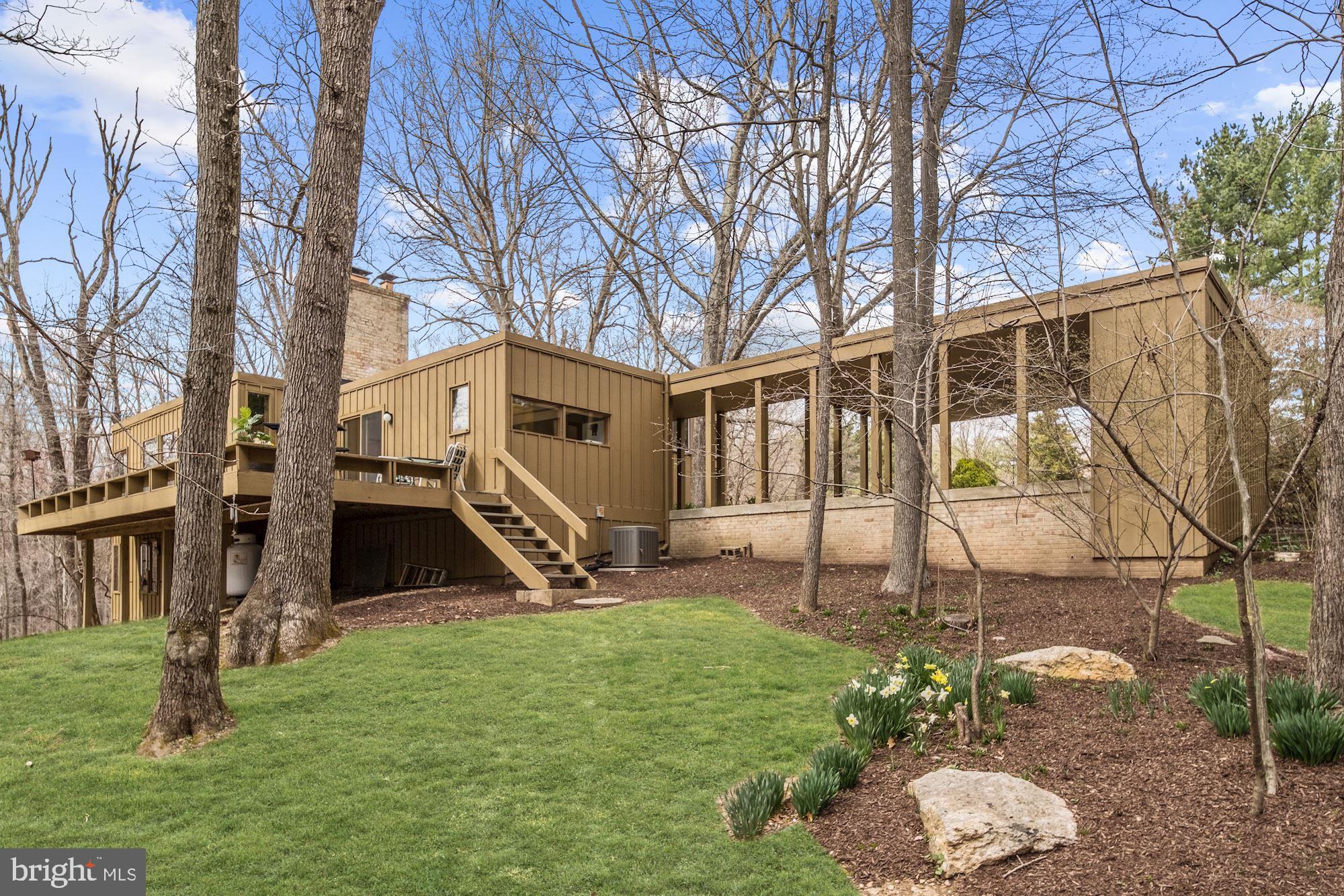 24300 Hanson Road Gaithersburg, MD 20882 - Photo 26 of 29 Back view of house