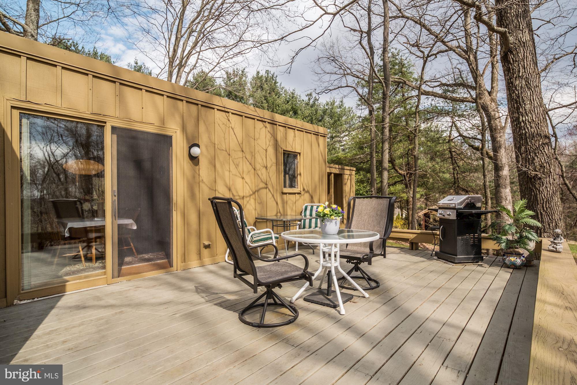 24300 Hanson Road Gaithersburg, MD 20882 - Photo 5 of 29 Gallery Image 5
